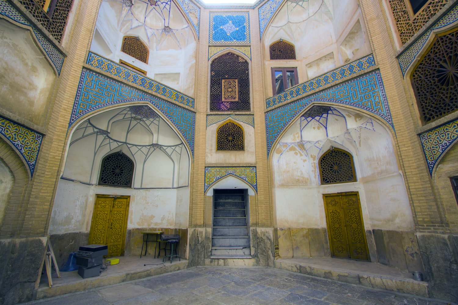 مدرسه چهارباغ اصفهان