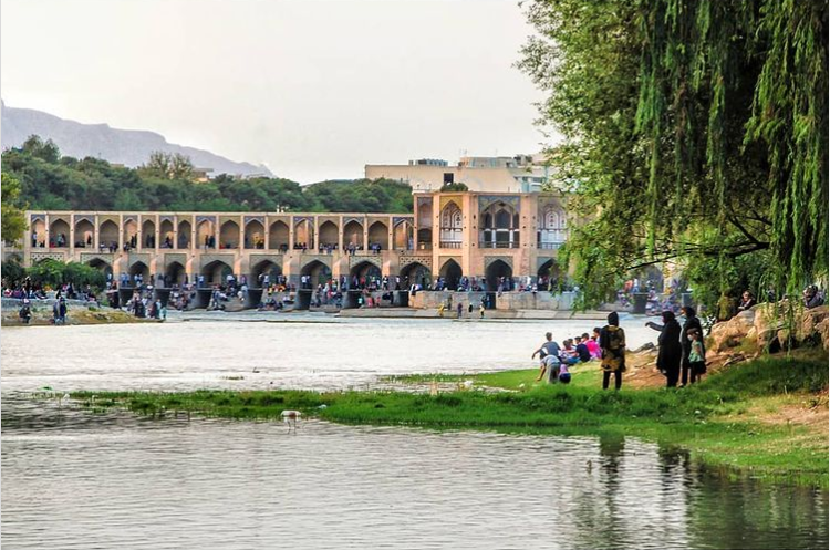 سی و سه پل اصفهان