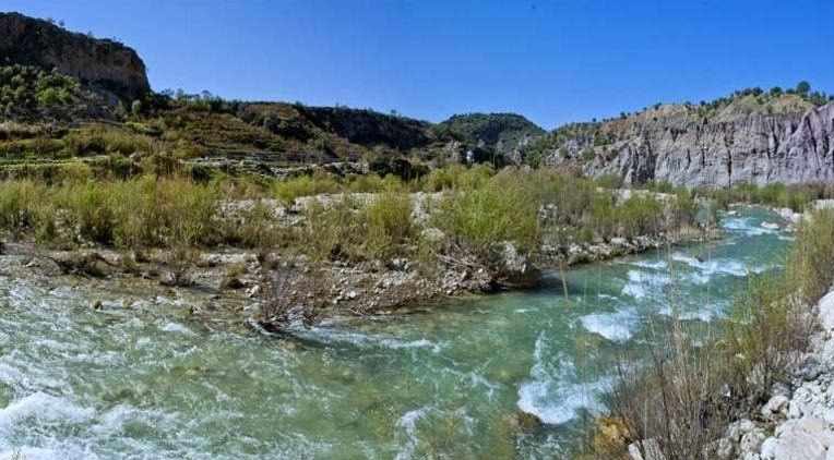 چشمه جوشک جاهای دیدنی شهرک گلستان شیراز