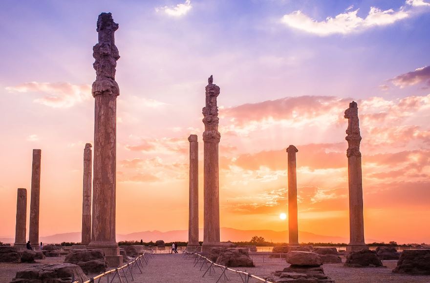 تخت جمشید جاهای دیدنی طبیعت اطراف شیراز