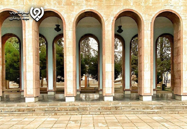 توصیف-آرامگاه-سعدی
