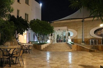 هتل نزدیک ساحل مرجان